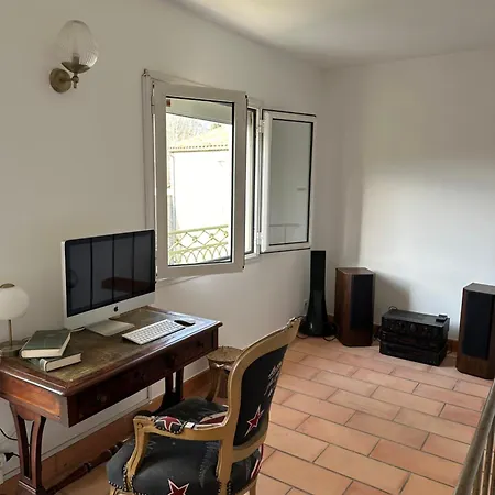 Propriete 2 Mas, Piscine Parking, 10 Pers Holiday home *